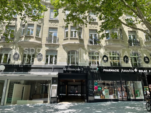 Bureaux Plug & Play au c?ur du quartier piéton de St-François 1