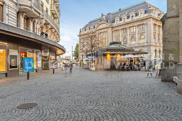 Bureaux Plug & Play au c?ur du quartier piéton de St-François 11