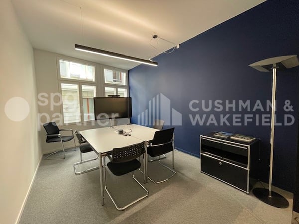 Bureaux Plug & Play au c?ur du quartier piéton de St-François 4