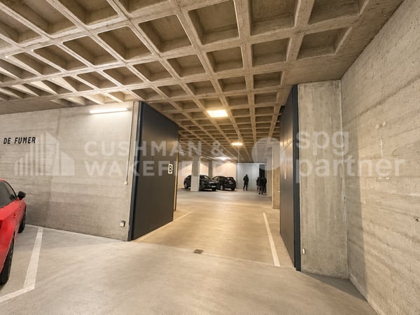 Jeunes 23 - Grande surface de stockage fonctionnelle de 1?500 m², zone industrielle stratégique 10
