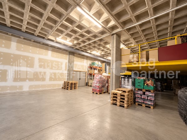 Jeunes 23 - Dépôt logistique au rez-de-chaussée de 1?000 m², La Praille 11