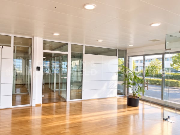 312 m² en rez-de-chaussée | Atelier / showroom / activité B2B 3