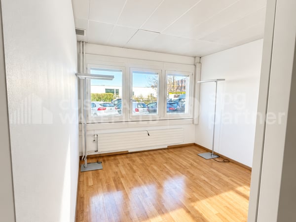 Lignon ? Surface de 312 m² en RDC pour activité artisanale ou showroom 6