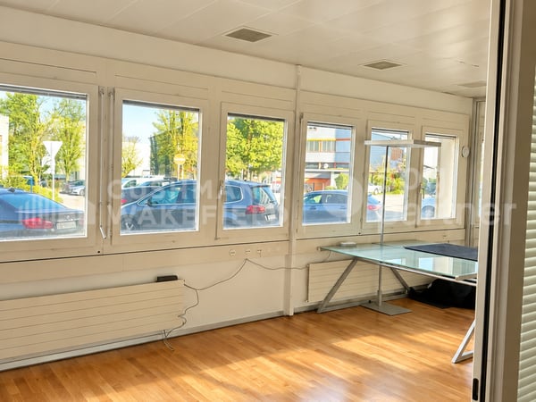 Lignon ? Surface de 312 m² en RDC pour activité artisanale ou showroom 4