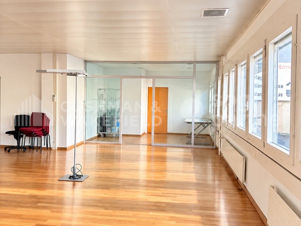 Lignon ? Surface de 312 m² en RDC pour activité artisanale ou showroom 7