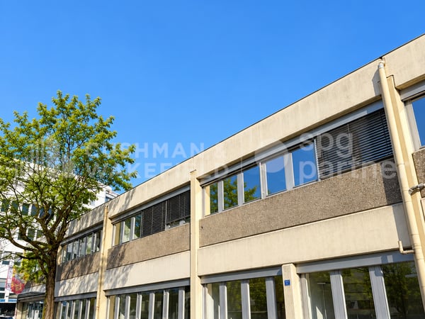 Lignon ? Surface de 312 m² en RDC pour activité artisanale ou showroom 11