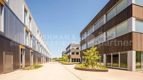 Quarz'Innov - Bâtiment industriel, technologique et artisanal à louer - 10'600 m² divisibles 8