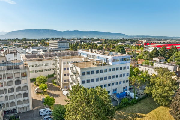 Bureaux lumineux et locaux artisanaux proches A1 et aéroport - Grand-Puits 42 1