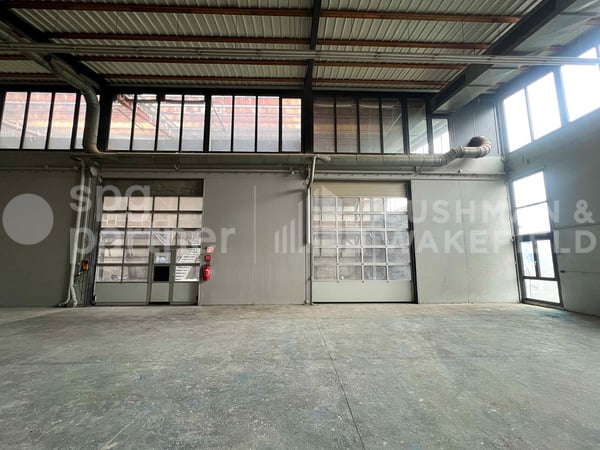 Atelier et dépôt de 1?470 m² avec cour extérieure à Petit-Lancy 10