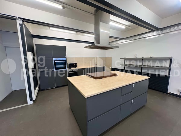 Surface artisanale et industrielle aménagée de 1?470 m² à Petit-Lancy 7