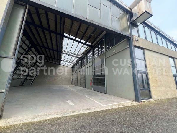Surface artisanale et industrielle aménagée de 1?470 m² à Petit-Lancy 2