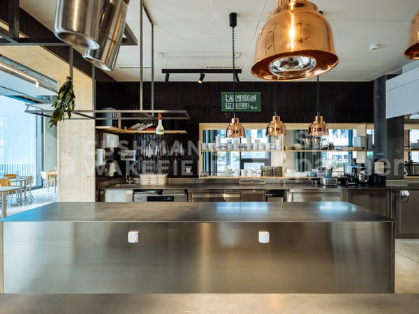 Restaurant de 336 m² avec deux terrasses et dépôt à Charmilles, Genève 9