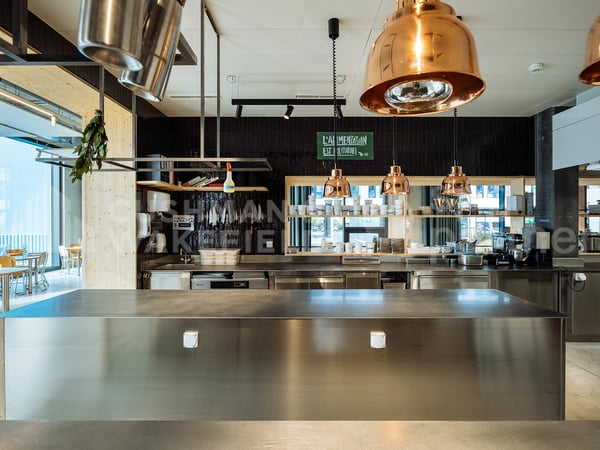 Restaurant de 336 m² avec deux terrasses et dépôt à Charmilles, Genève 11