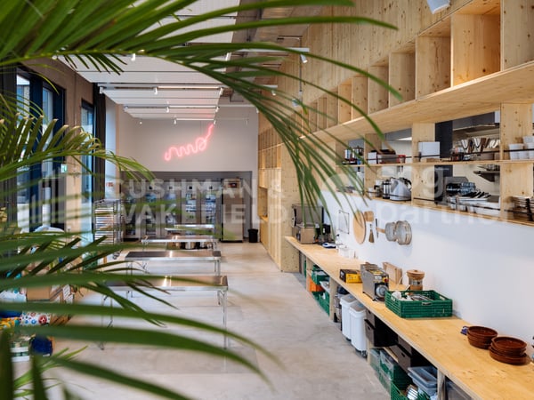 Restaurant de 336 m² avec deux terrasses et dépôt à Charmilles, Genève 4