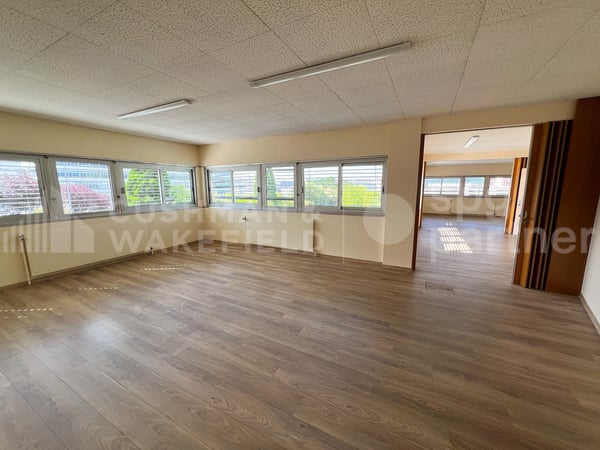 Atelier, showroom et bureaux - 940 m² | SATIGNY?ZIMEYSA 2