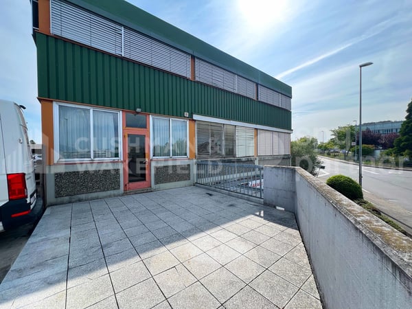 Surface mixte avec porte sectionnelle - 940 m² | SATIGNY?ZIMEYSA 12