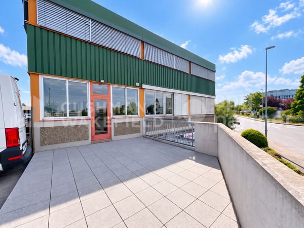 Surface mixte avec porte sectionnelle - 940 m² | SATIGNY?ZIMEYSA 5