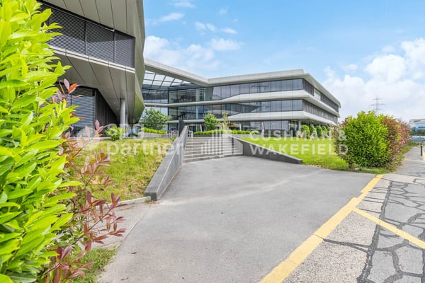 Bureaux Plug & Play dans un immeuble de standing à Terre Bonne Nyon - Crassier 3 8
