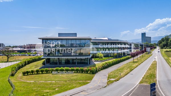 Bureaux Plug & Play dans un immeuble de standing à Terre Bonne Nyon - Crassier 3 12