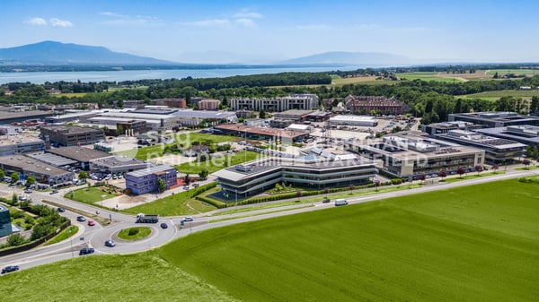 Bureaux Plug & Play dans un immeuble de standing à Terre Bonne Nyon - Crassier 3 2
