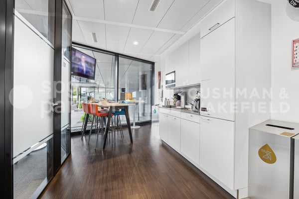 Bureaux Plug & Play dans un immeuble de standing à Terre Bonne Nyon - Crassier 3 13