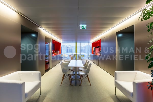 A-One Business Center Bureaux Plug & Play avec vue sur le Lac 2