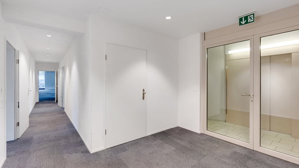 Vollausgebaute Bürofläche mit Ausblick und Kühlung 4