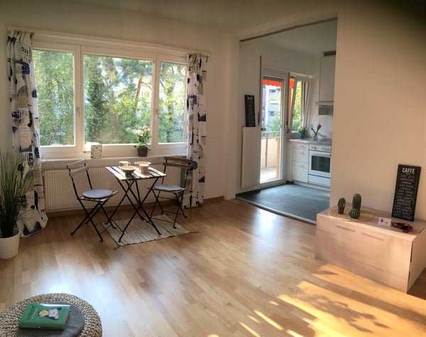 Helle 2 Zimmerwohnung mit ruhigem, sonnigen Balkon ins Grüne 2