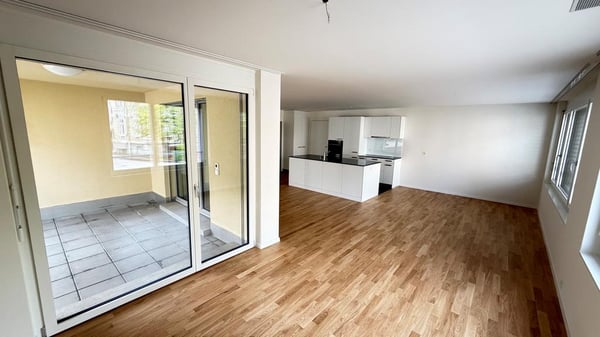 Moderne 2.5-Zimmerwohnung an direkter Seelage! 4