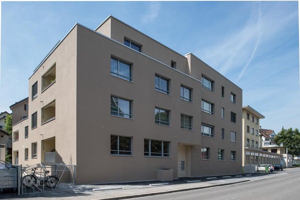 Moderne 2.5-Zimmerwohnung an direkter Seelage! 2