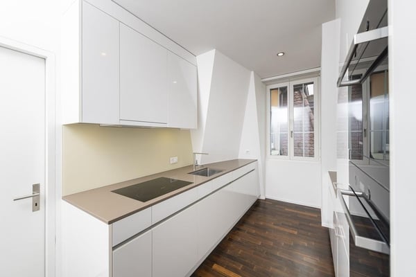 Exklusive 3.5-Zimmer-Maisonette-Dachwohnung am Stampfenbachplatz 2