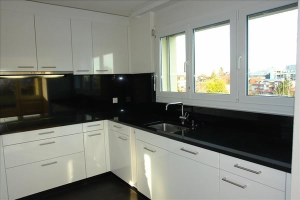 Attraktive 4.5-Zimmerwohnung im 4. Obergeschoss in Glattbrugg 2