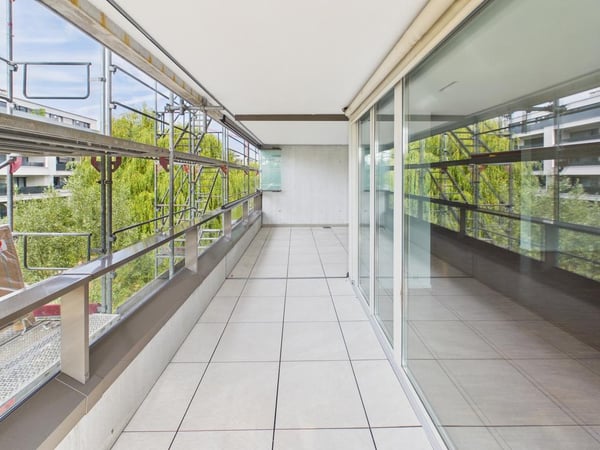3.5-Zimmer-Wohnung mit neu saniertem Bad und Balkon in Glattpark 10