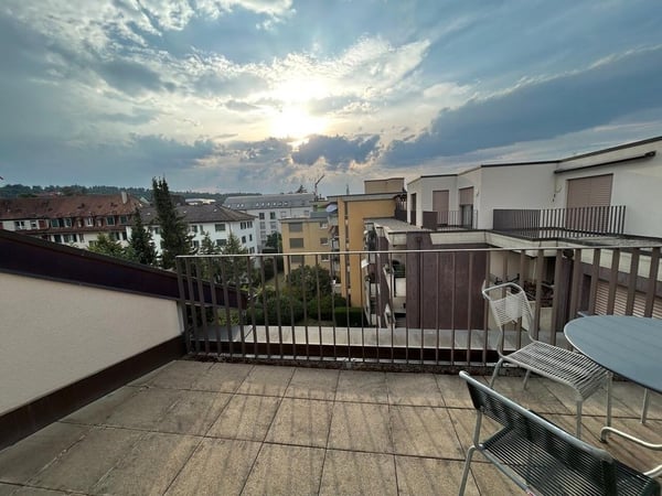 Moderne 2.5-Zimmer-Attikawohnung in Zürich Oerlikon 8