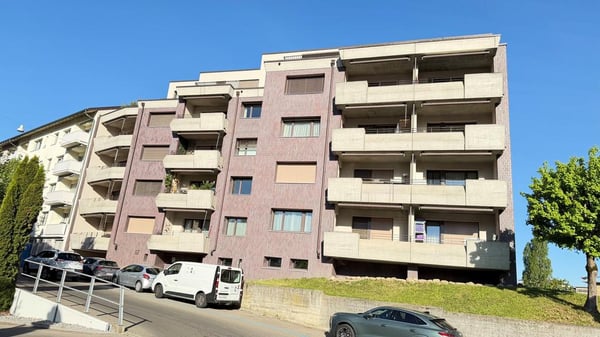 Moderne 2.5-Zimmer-Attikawohnung in Zürich Oerlikon 1