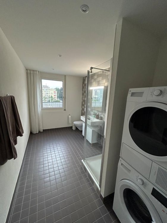 Moderne 2.5-Zimmer-Attikawohnung in Zürich Oerlikon 5