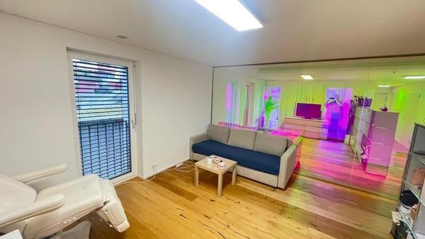 Modernes Büro in Bäch SZ 6
