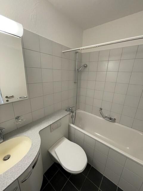 Grosszügige Wohnung an ruhiger Lage im Quartier Weinegg 2