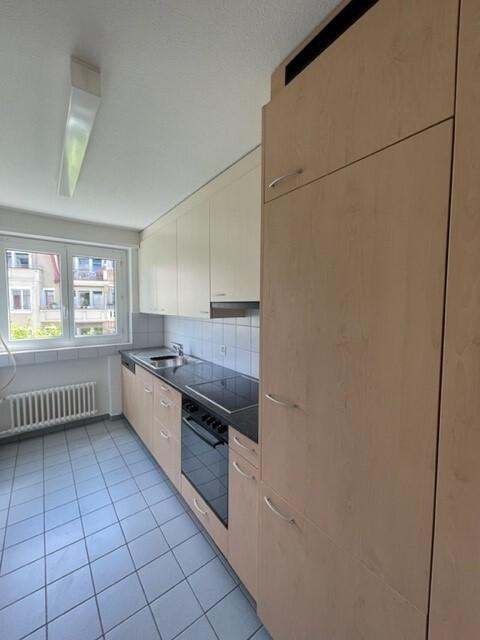 Grosszügige Wohnung an ruhiger Lage im Quartier Weinegg 4