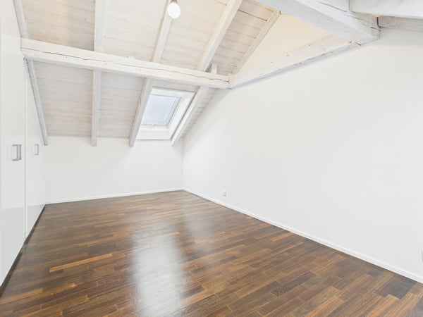 Moderne 3.5-Zimmer-Maisonettwohnung am Stampfenbachplatz 9
