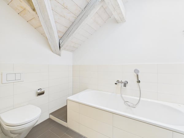 Moderne 3.5-Zimmer-Maisonettwohnung am Stampfenbachplatz 10