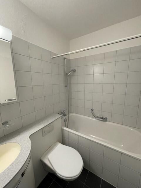Grosszügige 3.5-Zimmer-Wohnung im Quartier Weinegg 4