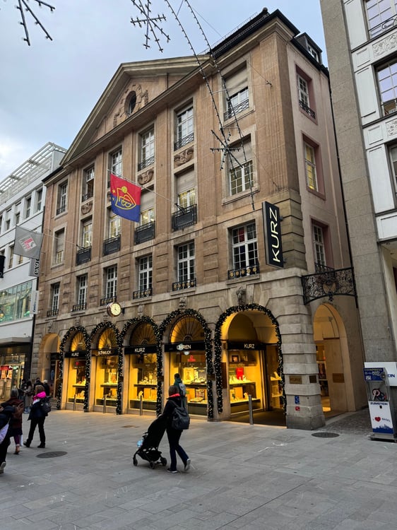 Repräsentative Büro- oder Praxisfläche in prestigeträchtigem Gebäude im Herzen Basels 1