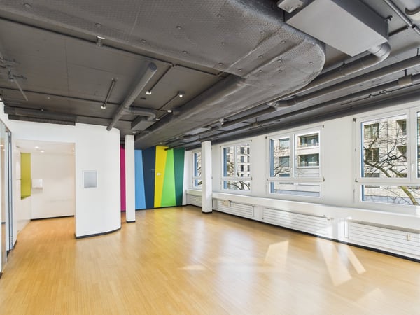 Vollausgebaute Grosszügigkeit - Bürofläche in Zürich-Altstetten 8