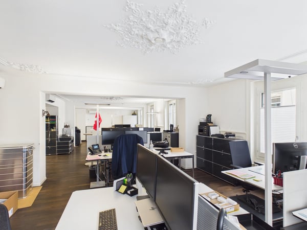 Vollausgebaut und Erstklassig - Büroflächen im Herzen von Zürich 13
