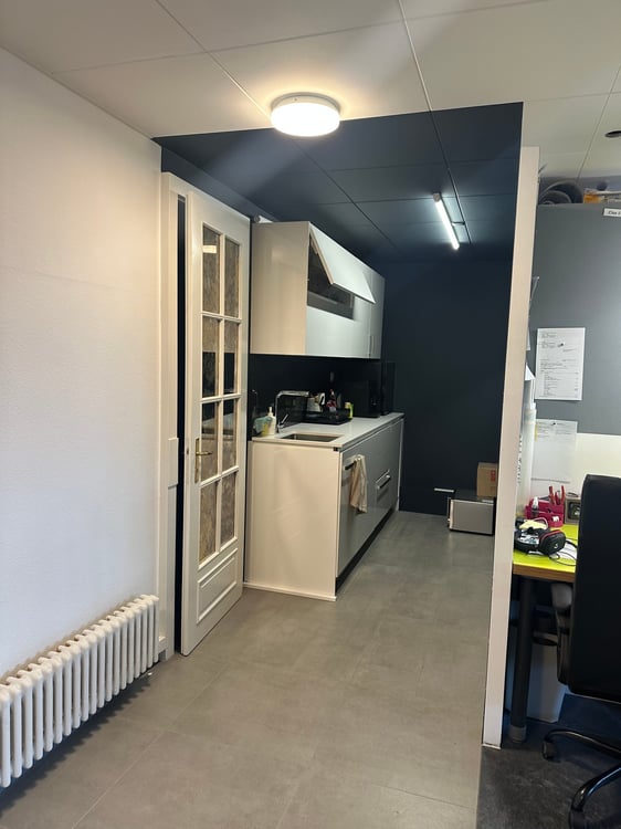 À louer : Surface commerciale/bureau polyvalente sur 2 niveaux 7