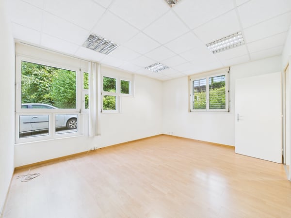 Bureau idéalement situé 6