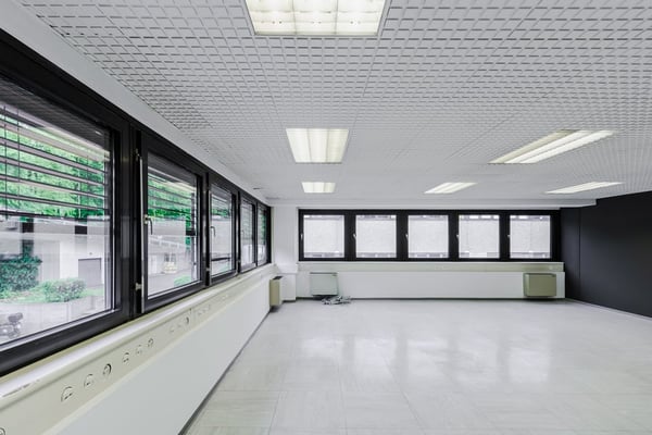 BIOGGIO - AFFITTASI AMPIO UFFICIO IN POSIZIONE STRATEGICA (rif. 013) 3