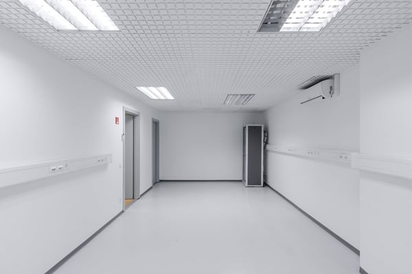 BIOGGIO - AFFITTASI AMPIO UFFICIO IN POSIZIONE STRATEGICA (rif. 013) 8