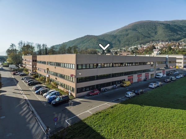 LUGANO NORD/LAMONE - AFFITTASI AMPIO E LUMINOSO UFFICIO (rif. 013) 7